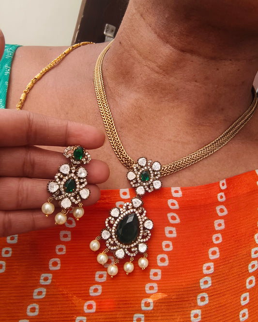 Mossiante dandapatti necklace