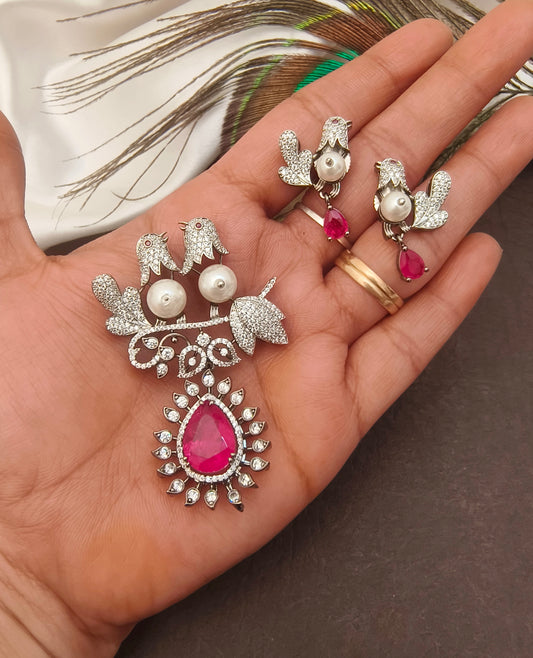 Pendent with eartops