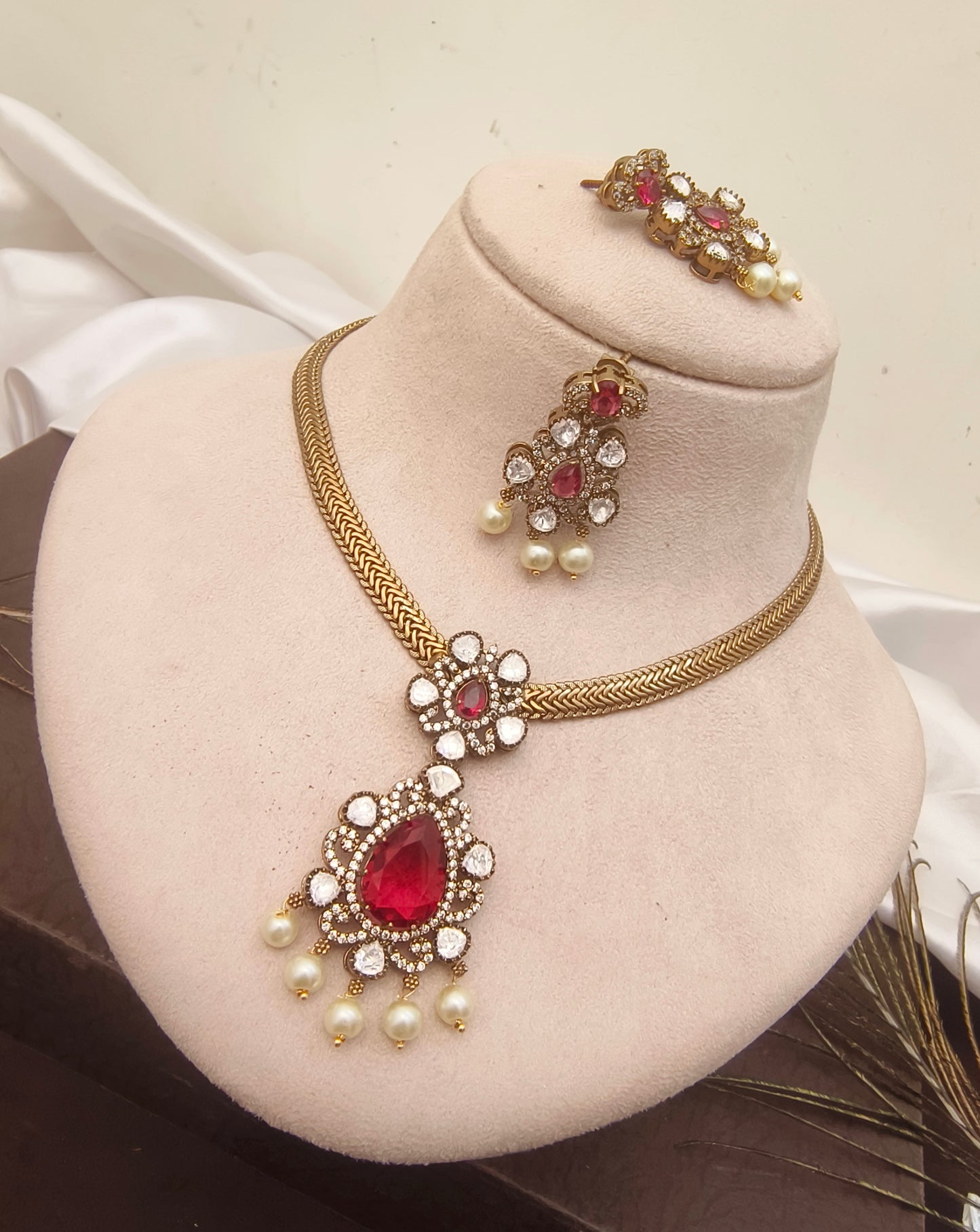 Mossiante dandapatti necklace